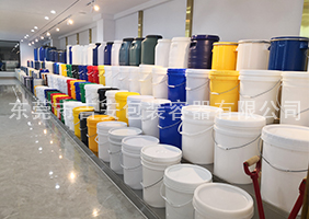 欧美草碧视频吉安容器一楼涂料桶、机油桶展区